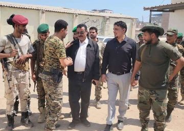 السلطة المحلية تؤدي مهامها بشكل طبيعي وإسناد قوات العمالقة للأجهزة الأمنية يعزز الأمن والاستقرار