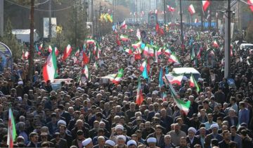 تظاهرات حاشدة في إيران دعما للنظام واستنكارا لأعمال الشغب والتدخل الخارجي