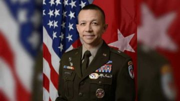 تعيين جاسبر جيفرز قائدا لقوة الاستقرار الدولية بغزة تعيين جاسبر جيفرز قائدا لقوة الاستقرار الدولية بغزة