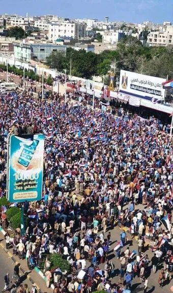  عدن تستفيق من سبات الوهم: شارع يطلب الخبز لا الشعارات! 