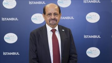 بدعم سعودي.. رئيس حكومة اليمن يأمر بصرف رواتب الموظفين المتأخرة بدعم سعودي.. رئيس حكومة اليمن يأمر بصرف رواتب الموظفين المتأخرة