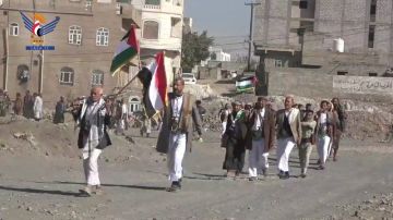 مسير راجل بعزلة صرف لخريجي دورات طوفان الأقصى بمديرية بني حشيش