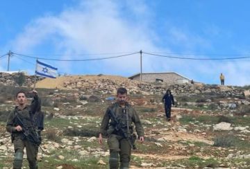 إصابة فلسطينيين باعتداء المستوطنين على خلة النتش شرق الخليل وهجوم على المزارعين في مخماس