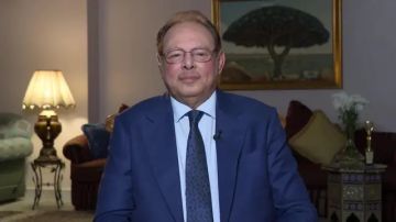 الرئيس علي ناصر محمد يعزي في وفاة الرئيس علي سالم البيض الرئيس علي ناصر محمد يعزي في وفاة الرئيس علي سالم البيض