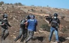 إعلام الأسرى: 220 حالة اعتقال للصحفيين الفلسطينيين في السجون الصهيونية منذ أكتوبر 2023 إعلام الأسرى: 220 حالة اعتقال للصحفيين الفلسطينيين في السجون الصهيونية منذ أكتوبر 2023