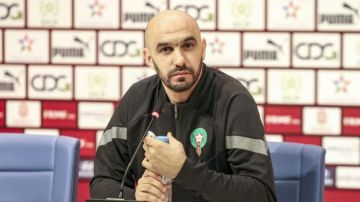 الركراكي ينتقد مدرب السنغال: لا يشرف أفريقيا