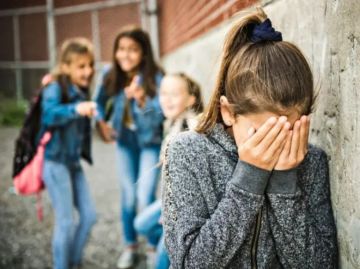 تنمر داخل فصل دراسي ينتهي بمحاولة انتحار.. إحالة مسؤولي مدرسة بالقاهرة للمحاكمة