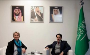 وزير الخارجية السعودي يلتقي نظيرته البريطانية في دافوس وزير الخارجية السعودي يلتقي نظيرته البريطانية في دافوس