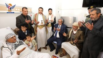 الدكتور بن حبتور يطمئن على صحة الدكتور علي أبو حليقة الدكتور بن حبتور يطمئن على صحة الدكتور علي أبو حليقة