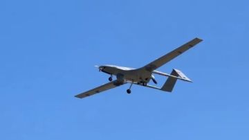 تحليق للطيران في سماء مارب وعدن.. ماذا يجري؟