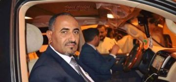 مكرها تحت التهديد.. رويترز: الزبيدي سيتوجه إلى الرياض