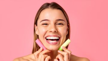 تغلبي على تشقق الشفاه شتاء.. 3 حيل ذكية مجربة تغلبي على تشقق الشفاه شتاء.. 3 حيل ذكية مجربة