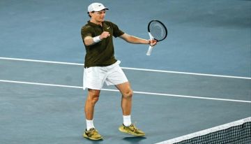 سينر يهزم بن شيلتون ويصطدم بـديوكوفيتش في نصف نهائي أستراليا المفتوحة للتنس