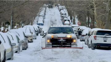 موجة برد قاسية تواصل ضرب الولايات المتحدة وتعطل الطيران وتترك مئات الآلاف دون كهرباء موجة برد قاسية تواصل ضرب الولايات المتحدة وتعطل الطيران وتترك مئات الآلاف دون كهرباء