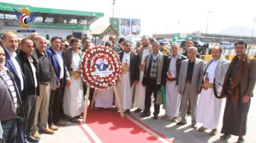 قيادة وموظفو وزارة الثقافة والسياحة يزورون أضرحة الصماد والرهوي والغماري قيادة وموظفو وزارة الثقافة والسياحة يزورون أضرحة الصماد والرهوي والغماري