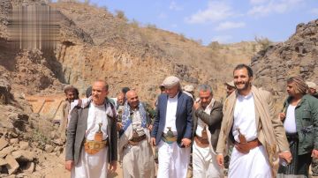 يدشن مشاريع حصاد مياه في يريم وسد في الرضمة بإب