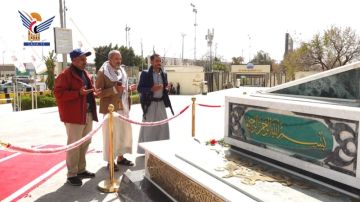 القائم بأعمال محافظ الضالع يزور أضرحة الشهداء الصماد والرهوي والغماري القائم بأعمال محافظ الضالع يزور أضرحة الشهداء الصماد والرهوي والغماري