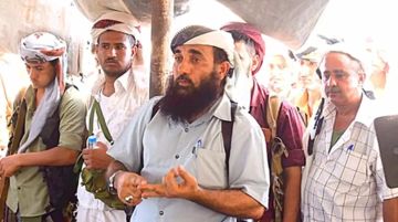 نجاة القائد حمدي شكري من محاولة اغتيال بتفجير سيارة مفخخة في عدن