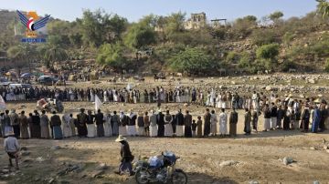 وقفة بمديرية جبل المحويت تنديدا بالإساءة للقرآن الكريم وإحياء لذكرى الشهيد القائد