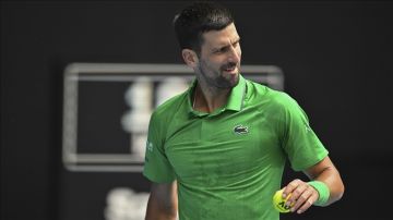 ديوكوفيتش يبلغ نصف نهائي بطولة أستراليا المفتوحة للتنس بطريقة درامية