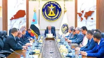 لماذا لم تجبر السعودية طائرة عيدروس الزبيدي على الهبوط؟ صحفي سعودي يكشف السر !