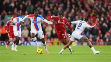 القناة المجانية الناقلة لمباراة ليفربول ضد بارنسلي بث مباشر بدون تشفير