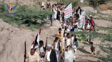 مسير وعرض عسكري لدفعة الشهيد الغماري في مديرية بني سعد بالمحويت مسير وعرض عسكري لدفعة الشهيد الغماري في مديرية بني سعد بالمحويت