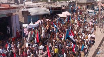 مسيرة جماهيرية حاشدة في المسيمير الحواشب تأييدا للإعلان السياسي والدستوري