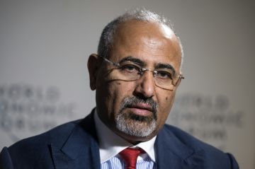 الأمين العام للمجلس الانتقالي الجنوبي اليمني يعلن من الرياض حل المجلس والمتحدث الرسمي ينفي الأمين العام للمجلس الانتقالي الجنوبي اليمني يعلن من الرياض حل المجلس والمتحدث الرسمي ينفي