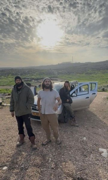 تحت الهجوم اليومي.. قرية دير شرف ضحية مشروع ربط استيطاني شمال غرب نابلس