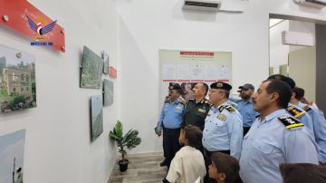 قيادات من شرطة المرور تزور معرض الشهيد القائد في الحديدة قيادات من شرطة المرور تزور معرض الشهيد القائد في الحديدة