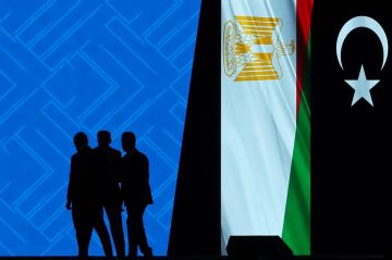 ليبيا توقع اتفاقا نفطيا مع توتال وكونوكو تفوق قيمته 20 مليار دولار ليبيا توقع اتفاقا نفطيا مع توتال وكونوكو تفوق قيمته 20 مليار دولار