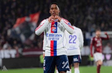 هاتريك إندريك يقود ليون لاكتساح ميتز في الدوري الفرنسي