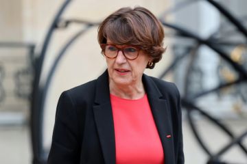 وزيرة الزراعة الفرنسية: ترامب سيخسر أيضا بعد تهديده برسوم جمركية جديدة وزيرة الزراعة الفرنسية: ترامب سيخسر أيضا بعد تهديده برسوم جمركية جديدة