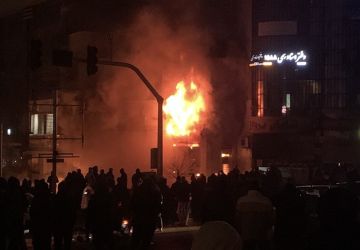 الأمن الداخلي الإيراني يعلن القبض على عناصر تقود أعمال الشغب الأمن الداخلي الإيراني يعلن القبض على عناصر تقود أعمال الشغب