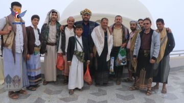 صعدة .. قيادة وموظفو وحدة تمويل المشاريع بالحديدة يزورون ضريح الشهيد القائد