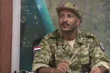 إقالة طارق صالح من قيادة المقاومة الوطنية.. خطوة سعودية نحو تفكيك النفوذ العسكري الإماراتي في اليمن إقالة طارق صالح من قيادة المقاومة الوطنية.. خطوة سعودية نحو تفكيك النفوذ العسكري الإماراتي في اليمن