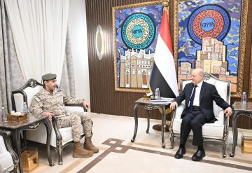 رئيس مجلس القيادة يستقبل قائد القوات المشتركة ويؤكد على شراكة استراتيجية واعدة مع المملكة رئيس مجلس القيادة يستقبل قائد القوات المشتركة ويؤكد على شراكة استراتيجية واعدة مع المملكة