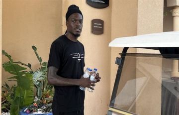 مهاجم الأهلي المصري الجديد يصل القاهرة مهاجم الأهلي المصري الجديد يصل القاهرة