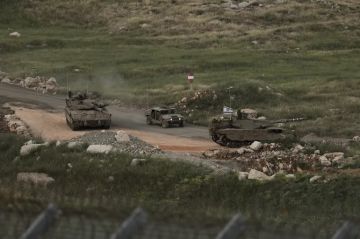 العدو الإسرائيلي يقصف منطقة في حوض اليرموك جنوبي سوريا العدو الإسرائيلي يقصف منطقة في حوض اليرموك جنوبي سوريا