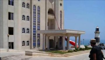 وصول وفد عسكري سعودي الى عدن يضم قيادات رفيعة وصول وفد عسكري سعودي الى عدن يضم قيادات رفيعة