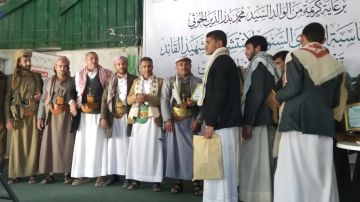 تكريم أوائل طلاب كلية البدر لعلوم القرآن بمديرية الطويلة بالمحويت تكريم أوائل طلاب كلية البدر لعلوم القرآن بمديرية الطويلة بالمحويت