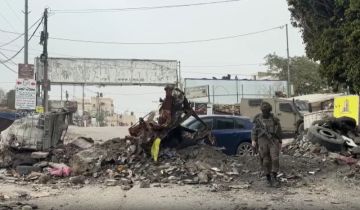 العدو الإسرائيلي يواصل حصار وإغلاق حزما لليوم الثالث