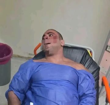 شاهد بالفيديو لحظة التعدي على رجل أعمال بالشيخ زايد بمصر شاهد بالفيديو لحظة التعدي على رجل أعمال بالشيخ زايد بمصر