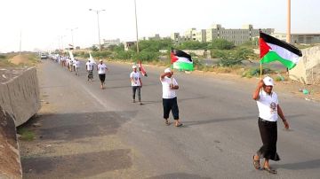 مسير وتطبيق قتالي لخريجي دورات التعبئة من كوادر الأشغال في الحديدة