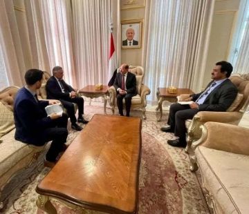 الزنداني وسفير الاتحاد الأوروبي يرسمان خريطة طريق لشراكة استراتيجية... والتركيز على إنهاء تهديد ميليشيات الحوثي! الزنداني وسفير الاتحاد الأوروبي يرسمان خريطة طريق لشراكة استراتيجية... والتركيز على إنهاء تهديد ميليشيات الحوثي!