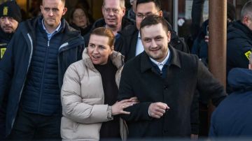 رئيسا وزراء الدنمارك وغرينلاند يزوران برلين وباريس رئيسا وزراء الدنمارك وغرينلاند يزوران برلين وباريس