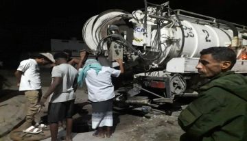 بتوجيهات مدير عام خورمكسر لجنة الخدمات تعالج طفح مياه الصرف الصحي بحي الرشيد بتوجيهات مدير عام خورمكسر لجنة الخدمات تعالج طفح مياه الصرف الصحي بحي الرشيد