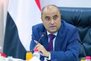 الأسباب الحقيقية الخفية لإقالة سالم بن بريك من منصبه في رئاسة الوزراء.. ما علاقة عيدروس الزبيدي؟