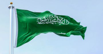 السعودية تستجيب لطلب العليمي عقد مؤتمر شامل في الرياض لبحث الحلول لقضية جنوب اليمن السعودية تستجيب لطلب العليمي عقد مؤتمر شامل في الرياض لبحث الحلول لقضية جنوب اليمن